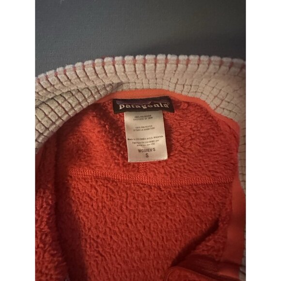 Patagonia Women’s R2 Fleece Jacket orange/red (small) #25145 - Picture 4 of 6